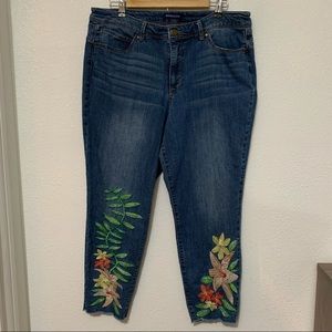 Bandolino flower design lisbeth skinny jeans